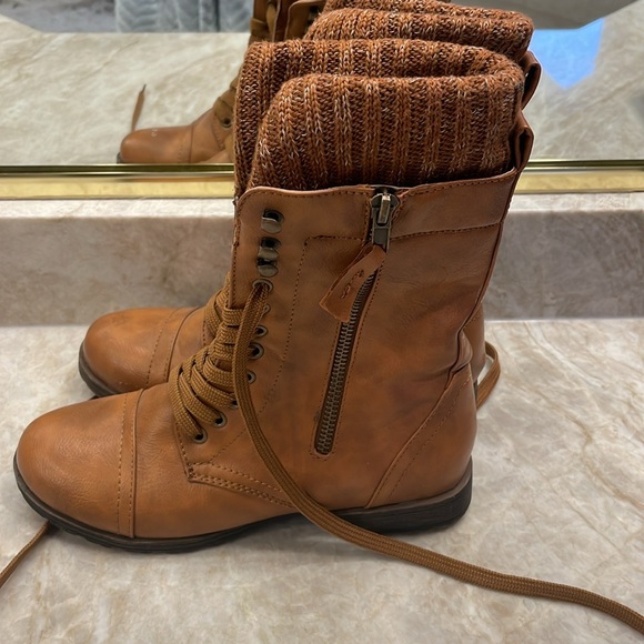 BROWN COMBAT BOOT! Size: 5.5! In almost perfect condition! - Picture 8 of 14